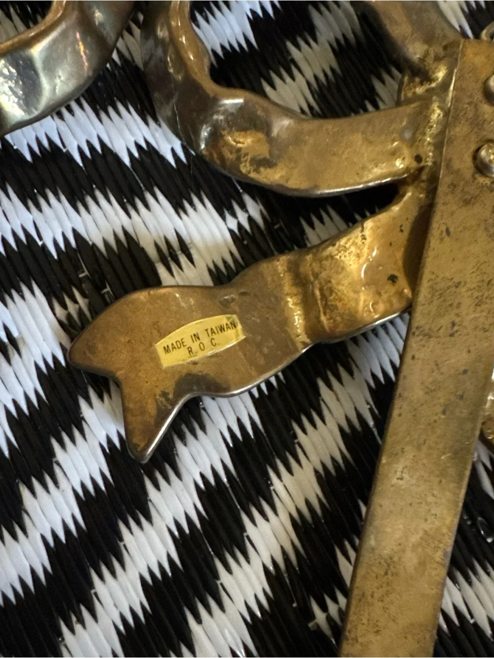 Vintage Brass Bow Wall Hooks - Decorative Gold Tone Home Wall Decor